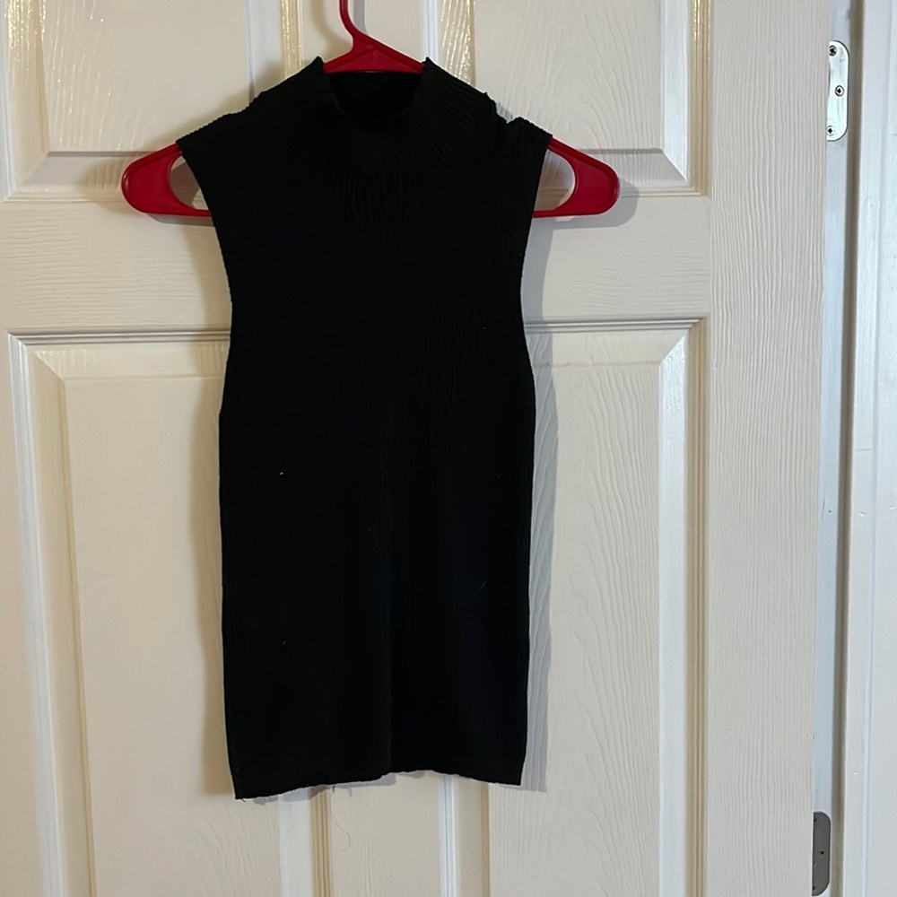 Turtle neck sweater tank top